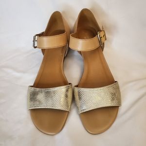 NWOT Gold Metallic Low Wedge Sandals Naturalizer